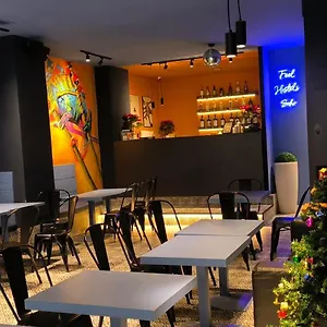 https://feel-hostels-soho-malaga.hotelsinnerja.org